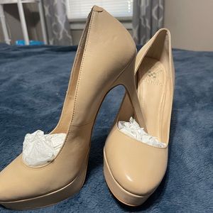 Vince Camuto Nude Patent Leather Platform Round High Heels Women’s Sz 8W US/38EU